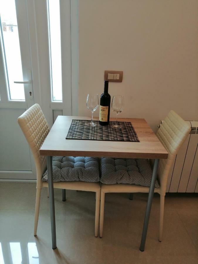 Studio Apartman Irena 2 ビエラ エクステリア 写真